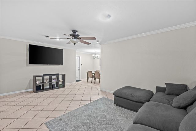 5641 Martinique Dr, Corpus Christi, TX 78411