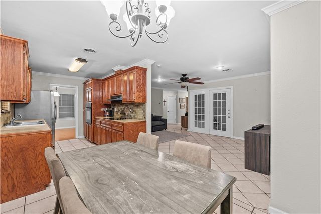 5641 Martinique Dr, Corpus Christi, TX 78411