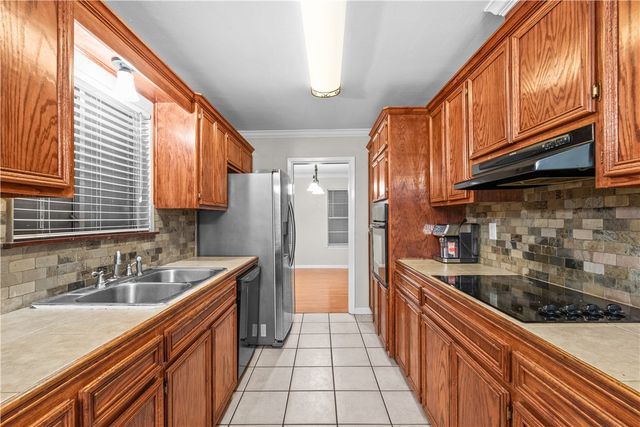 5641 Martinique Dr, Corpus Christi, TX 78411