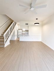 18316 NW 68th Ave I, Hialeah, FL 33015