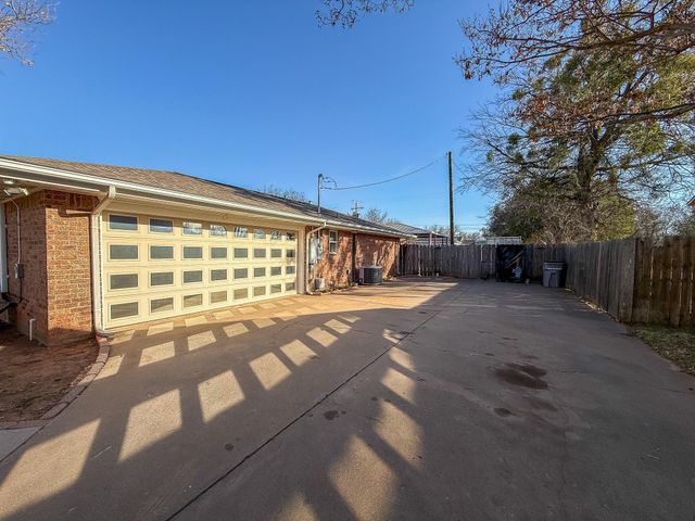 1605 SPARKS STREET, Wichita Falls, TX 76302