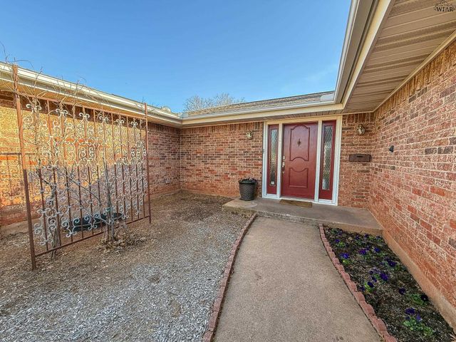 1605 SPARKS STREET, Wichita Falls, TX 76302