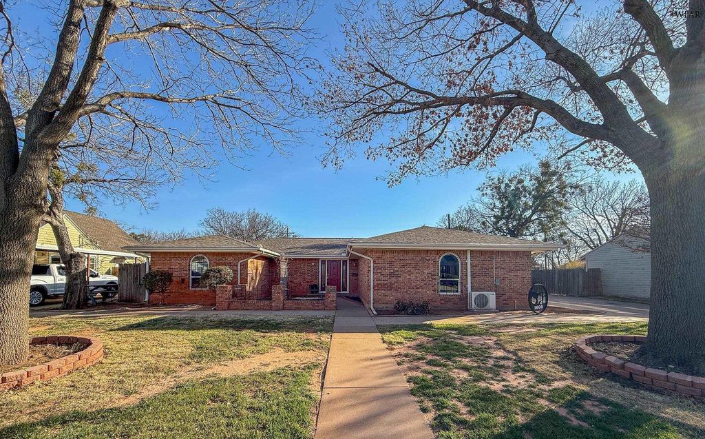 1605 SPARKS STREET, Wichita Falls, TX 76302