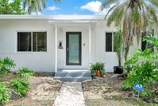 5960 SW 47th St 1, Miami, FL 33155