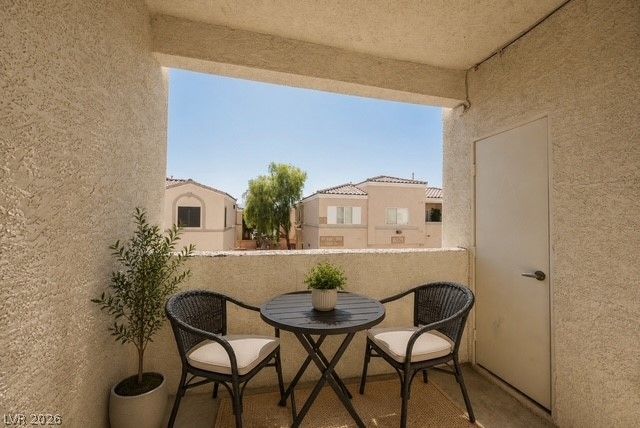 6320 Snap Ridge Street 201, North Las Vegas, NV 89081