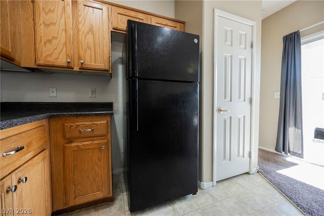 6320 Snap Ridge Street 201, North Las Vegas, NV 89081