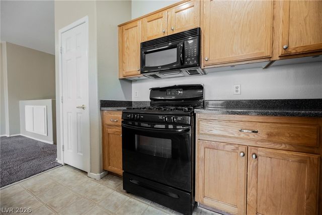 6320 Snap Ridge Street 201, North Las Vegas, NV 89081