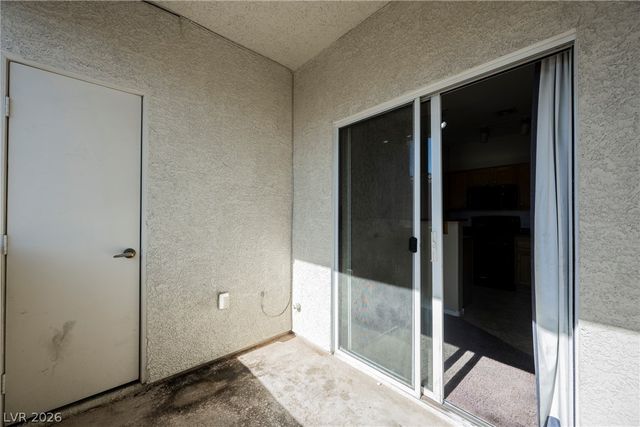 6320 Snap Ridge Street 201, North Las Vegas, NV 89081
