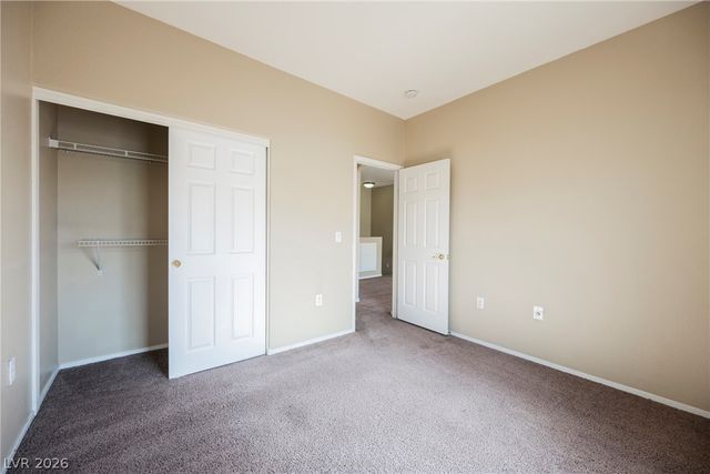 6320 Snap Ridge Street 201, North Las Vegas, NV 89081