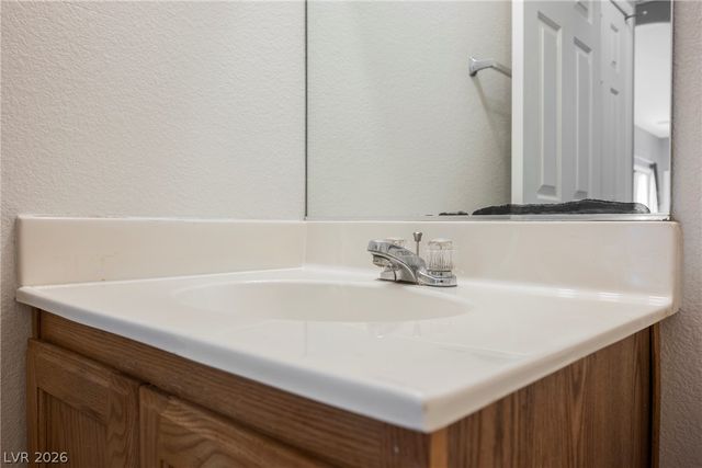 6320 Snap Ridge Street 201, North Las Vegas, NV 89081