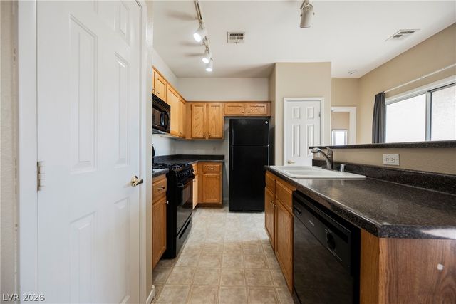6320 Snap Ridge Street 201, North Las Vegas, NV 89081