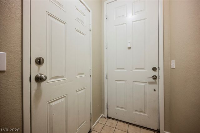 6320 Snap Ridge Street 201, North Las Vegas, NV 89081