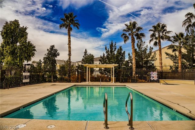 6320 Snap Ridge Street 201, North Las Vegas, NV 89081