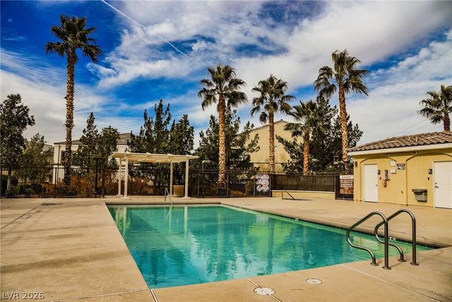 6320 Snap Ridge Street 201, North Las Vegas, NV 89081