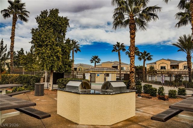 6320 Snap Ridge Street 201, North Las Vegas, NV 89081