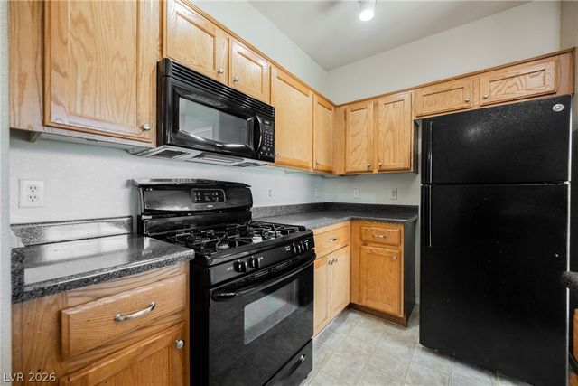 6320 Snap Ridge Street 201, North Las Vegas, NV 89081