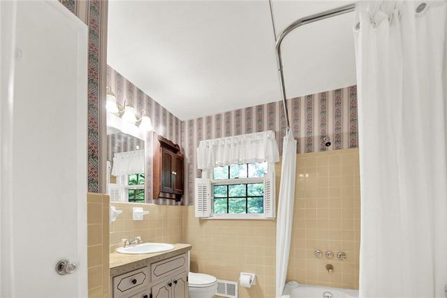 5597 Bob White Circle NW, Lilburn, GA 30047