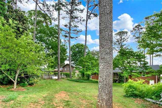 5597 Bob White Circle NW, Lilburn, GA 30047