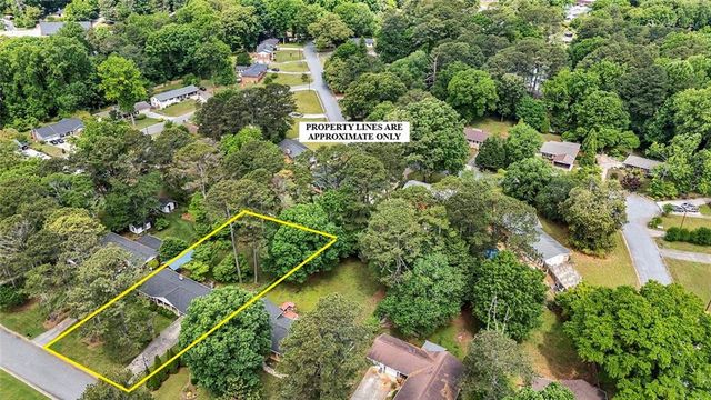 5597 Bob White Circle NW, Lilburn, GA 30047