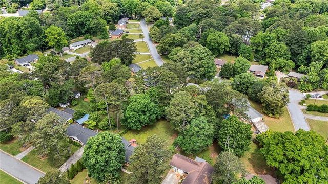 5597 Bob White Circle NW, Lilburn, GA 30047