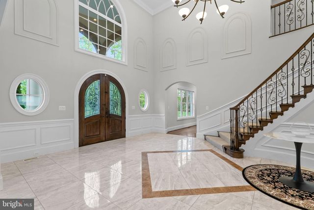 9889 OXCREST DR, Fairfax Station, VA 22039