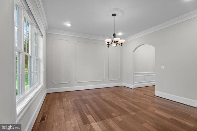 9889 OXCREST DR, Fairfax Station, VA 22039