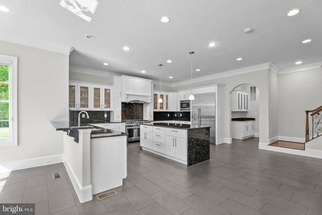 9889 OXCREST DR, Fairfax Station, VA 22039