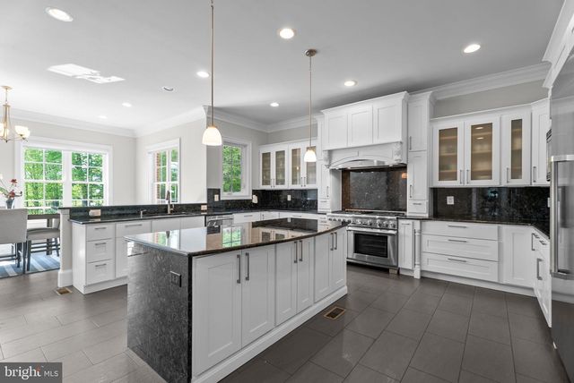 9889 OXCREST DR, Fairfax Station, VA 22039