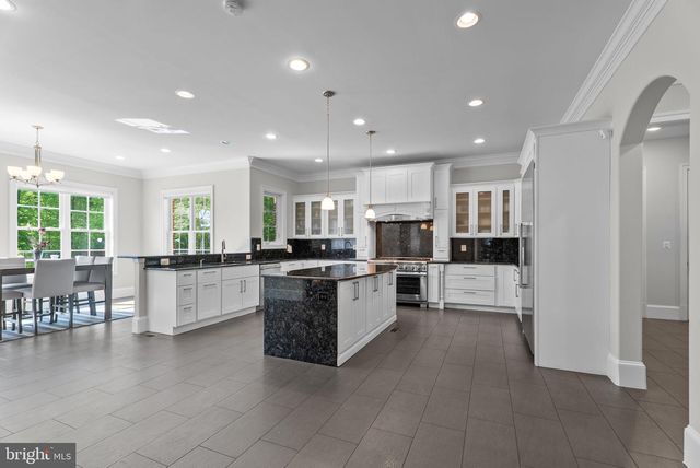 9889 OXCREST DR, Fairfax Station, VA 22039