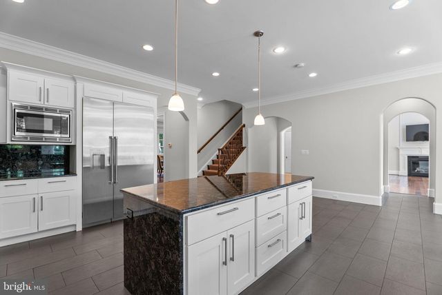 9889 OXCREST DR, Fairfax Station, VA 22039