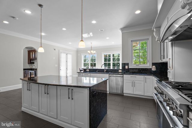 9889 OXCREST DR, Fairfax Station, VA 22039