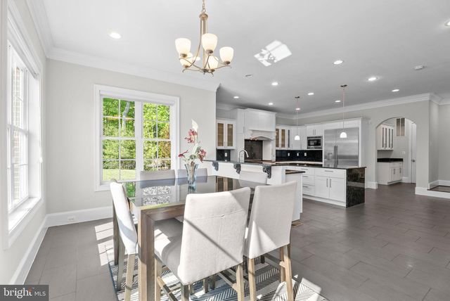 9889 OXCREST DR, Fairfax Station, VA 22039