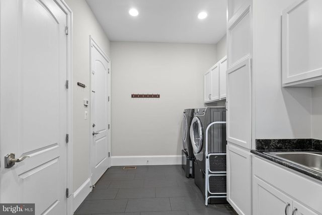 9889 OXCREST DR, Fairfax Station, VA 22039