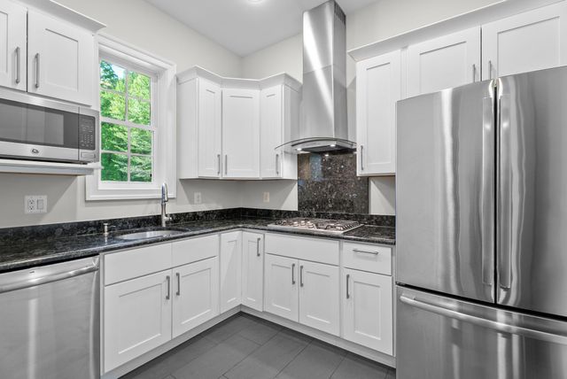 9889 OXCREST DR, Fairfax Station, VA 22039
