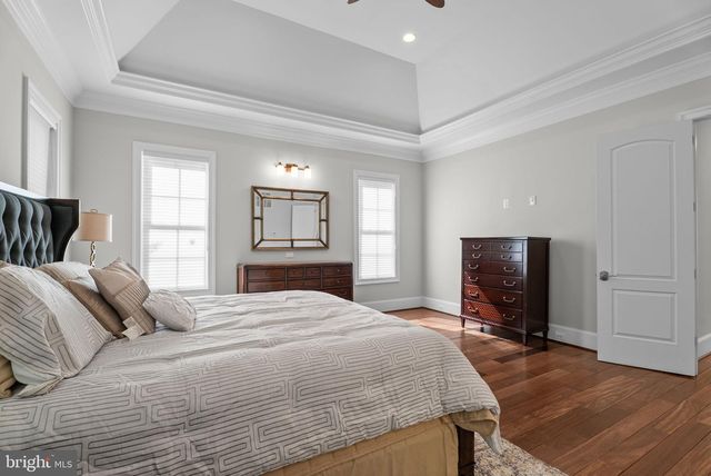 9889 OXCREST DR, Fairfax Station, VA 22039