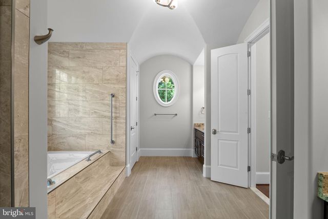 9889 OXCREST DR, Fairfax Station, VA 22039