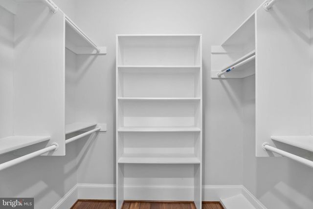 9889 OXCREST DR, Fairfax Station, VA 22039