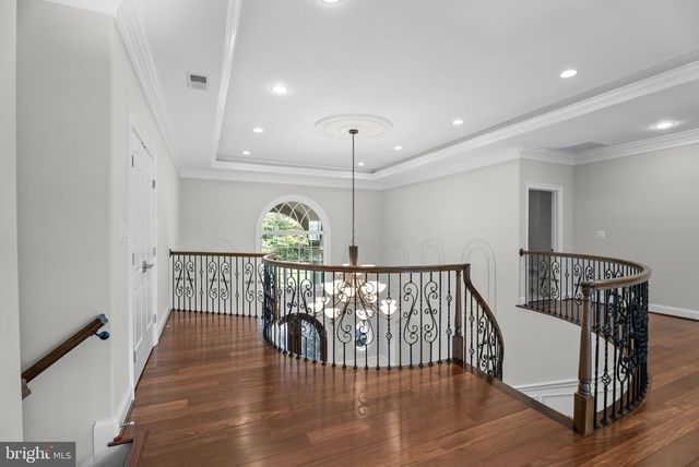 9889 OXCREST DR, Fairfax Station, VA 22039