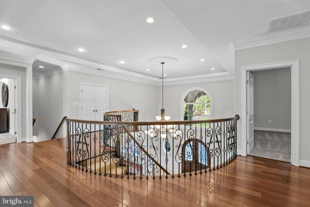 9889 OXCREST DR, Fairfax Station, VA 22039