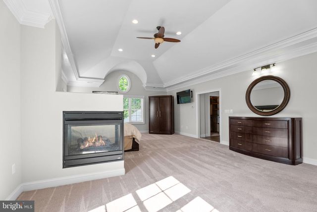 9889 OXCREST DR, Fairfax Station, VA 22039