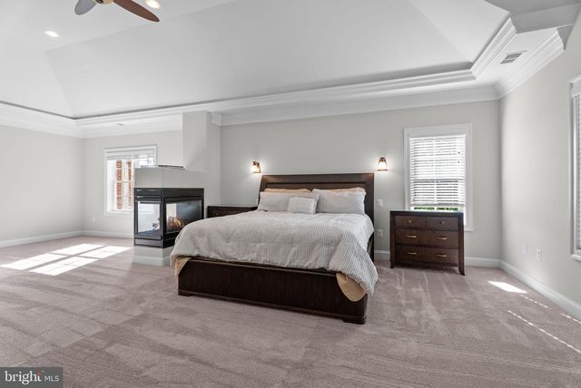 9889 OXCREST DR, Fairfax Station, VA 22039
