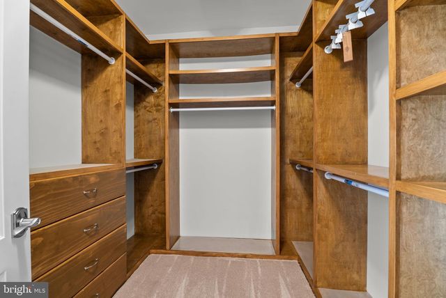 9889 OXCREST DR, Fairfax Station, VA 22039
