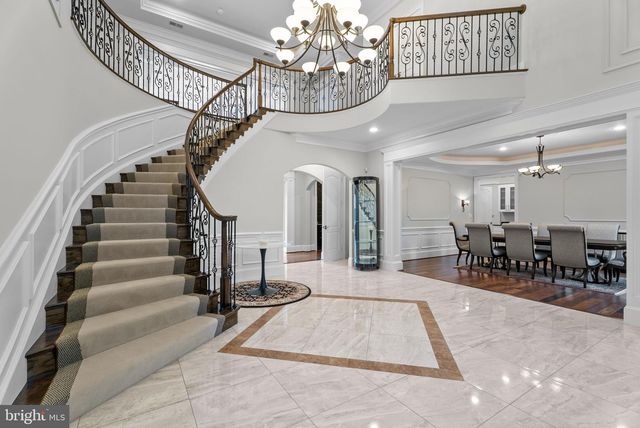 9889 OXCREST DR, Fairfax Station, VA 22039