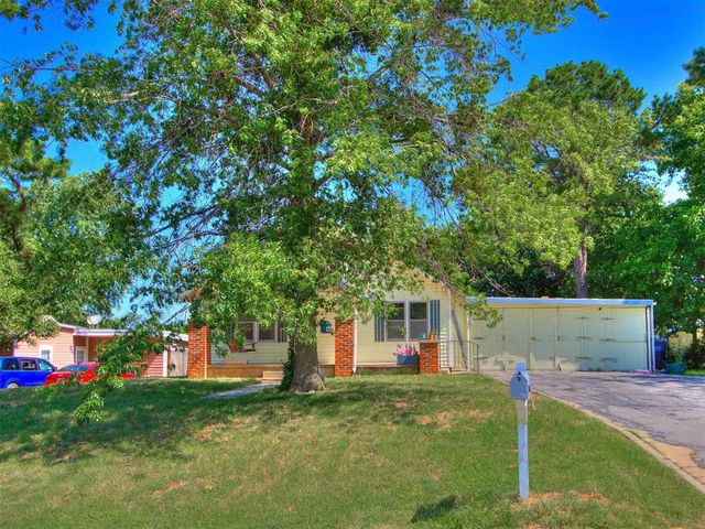 515 W Oklahoma Street, Mcloud, OK 74851
