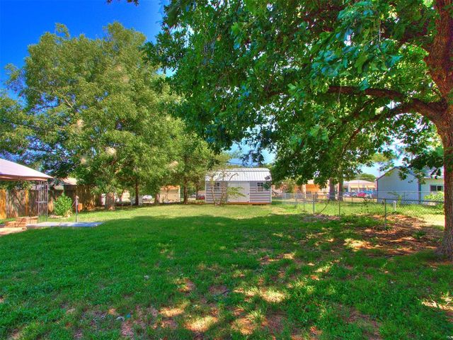 515 W Oklahoma Street, Mcloud, OK 74851