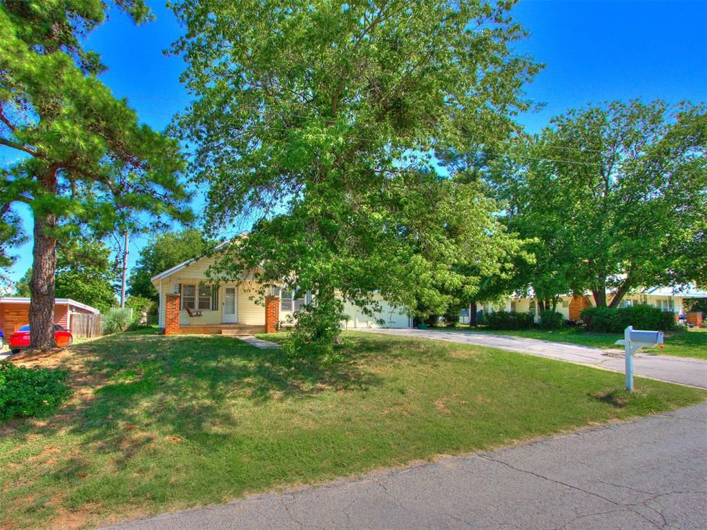 Image 3 of property listing at 515 W Oklahoma Street, Mcloud, OK 74851