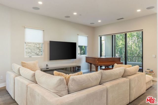 12615 W Seacoast Place, Los Angeles, CA 90094