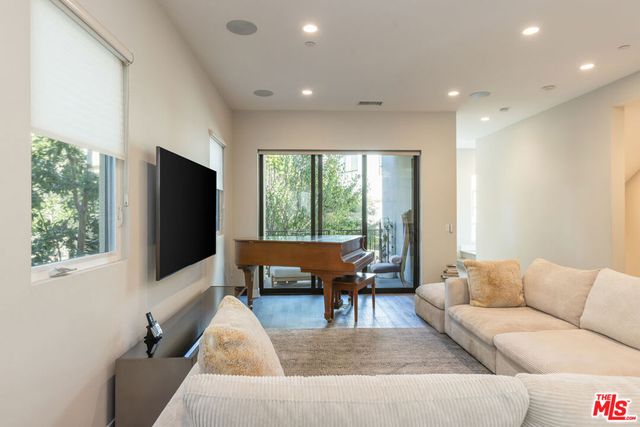 12615 W Seacoast Place, Los Angeles, CA 90094