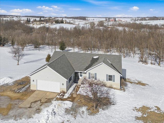 456 Walnut Ridge Drive, Glenwood City, WI 54013