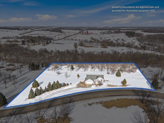 456 Walnut Ridge Drive, Glenwood City, WI 54013